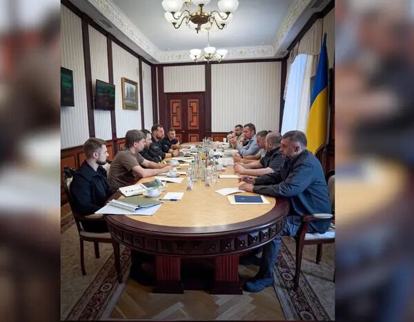 Кабмін шукає гроші на оборону: Корецький провів нараду