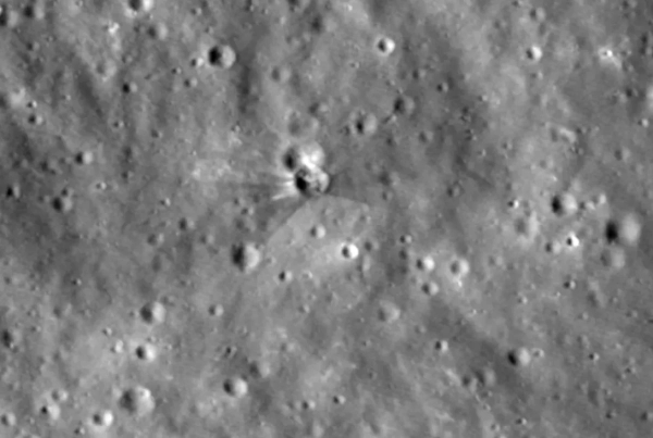 NASA показало кратер від SpaceX на Місяці