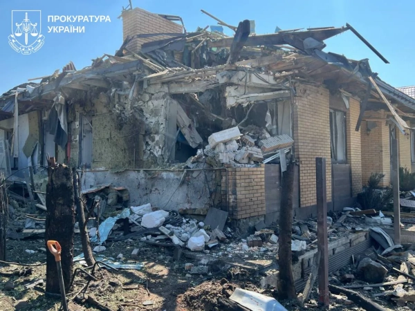 Росія вдарила по вантажівці в Херсоні, 11 поранених у Харкові 17