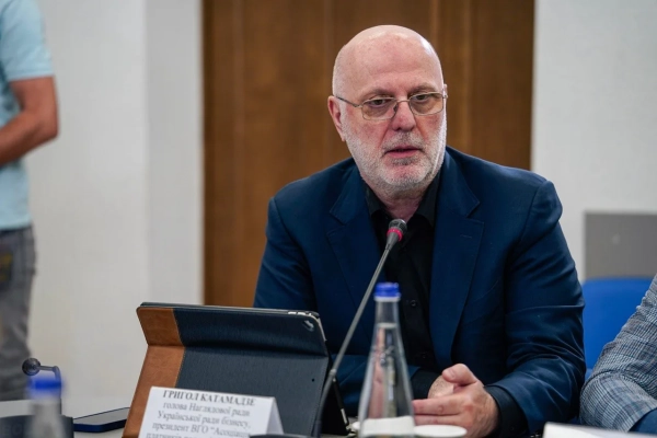 Авіагалузь України на межі знищення: влада має діяти