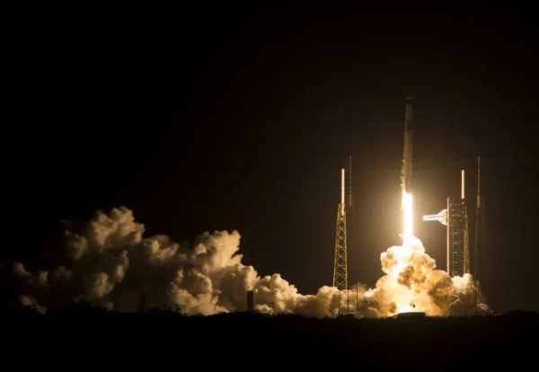 SpaceX: витік у Dragon відклав місію на МКС. Нові деталі.