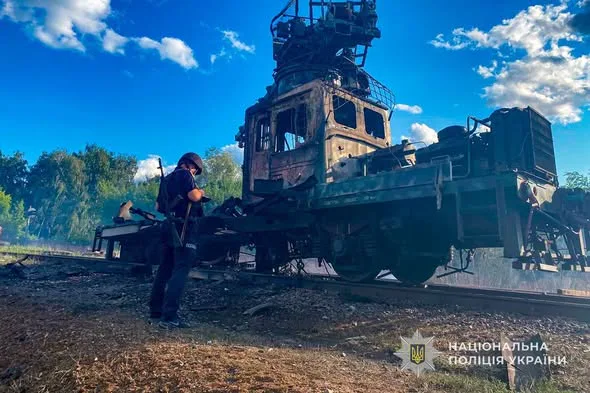 Трагедія на Сумщині: загинули мати та дитина від удару РФ 6 Трагедія на Сумщині: загинули мати та дитина від удару РФ 4