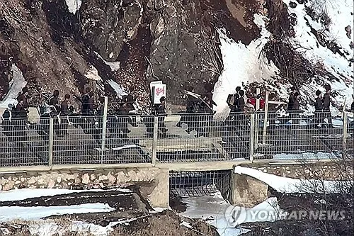 КНДР перетнула кордон: Південна Корея відкрила вогонь
