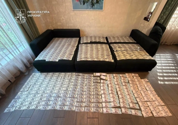 Схема відстрочок у Києві: член ВЛК та чверть мільйона у валюті 11 Схема відстрочок у Києві: член ВЛК та чверть мільйона у валюті 9