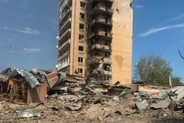 Краматорськ під ударом: 2 авіабомби, понад 20 поранених 8 Краматорськ під ударом: 2 авіабомби, понад 20 поранених 6