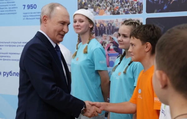 Путін приїхав: Ціни на бензин в РФ падають. Подробиці