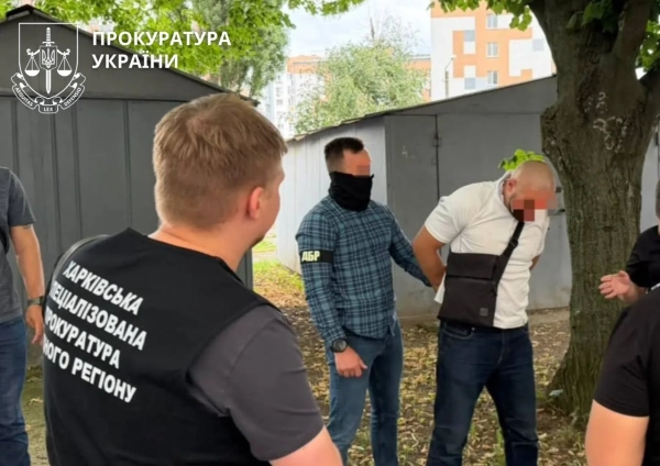 Майор ВСП на Харківщині вимагав $10 тис. за повернення на службу 8 Майор ВСП на Харківщині вимагав $10 тис. за повернення на службу 6