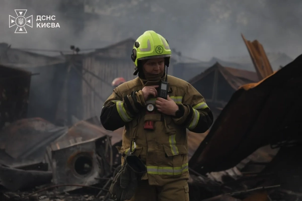 Загиблий у Києві: знайдено тіло після російської атаки 22 Загиблий у Києві: знайдено тіло після російської атаки 20