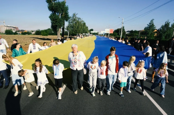 500-метровий прапор України: Новий рекорд під Києвом 14
