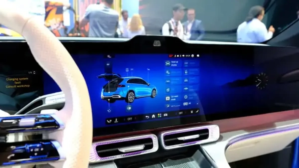 Mercedes повертає кнопки: аналітика і рішення 3