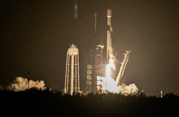 SpaceX: Уламок ракети врізався в Місяць, здійнявши пил