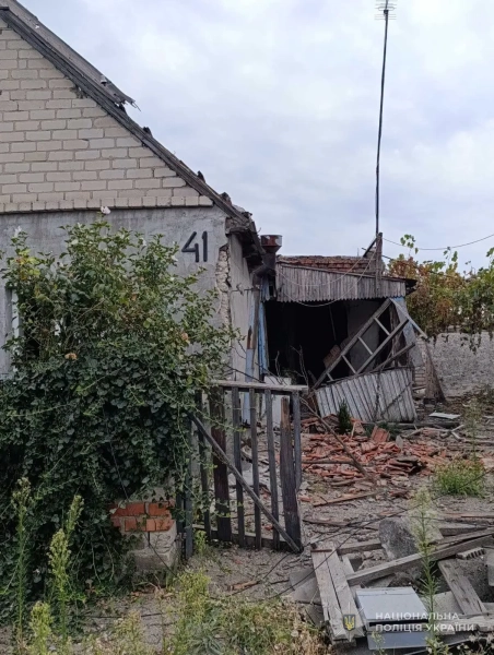 Запоріжжя: Дрон РФ атакував авто з гуманітарною допомогою 8