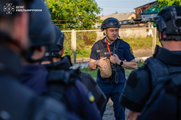 Наслідки вибухів на Хмельниччині: ДСНС показала, що залишилось 11