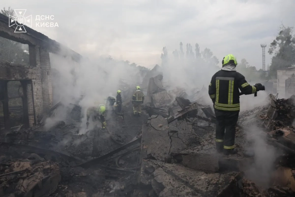 Загиблий у Києві: знайдено тіло після російської атаки 24 Загиблий у Києві: знайдено тіло після російської атаки 22
