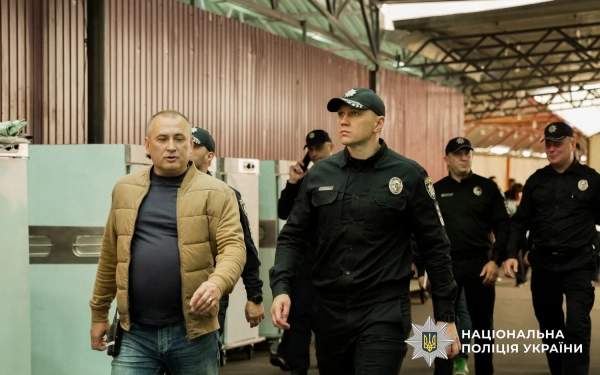 Хасиди на Рош га-Шана: Україна попередила про заборону в'їзду 6 Хасиди на Рош га-Шана: Україна попередила про заборону в'їзду 6