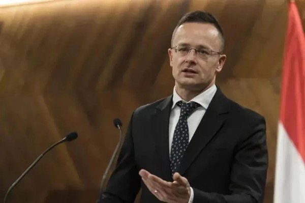 Сіярто: хабарництво може коштувати угорському міністру 3 роки ув’язнення