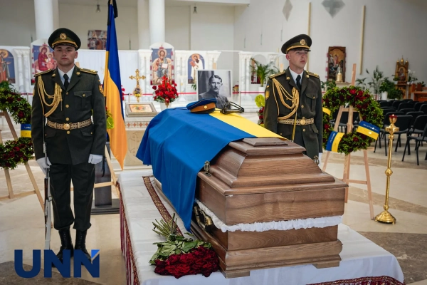 Рештки Коновальця: Велика шана в соборі УГКЦ Києва 9