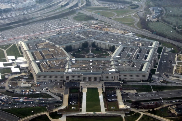США дистанціюються: Пентагон передає допомогу Україні Європі
