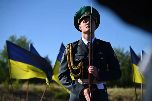 В Україну повернули прах першого голови ОУН 13 В Україну повернули прах першого голови ОУН 11