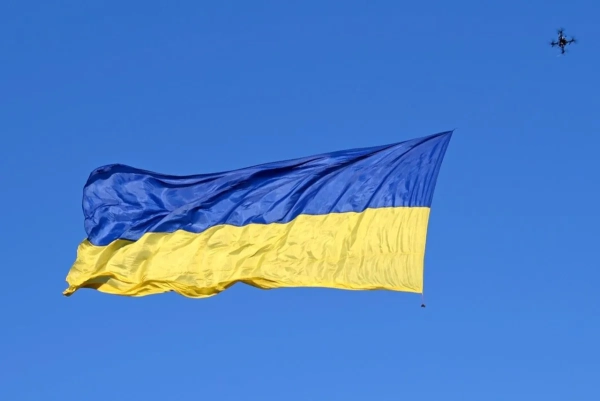 Прапор України над Чорним морем: дрон підняв 72 м²</div> 4