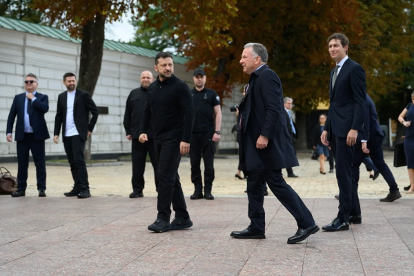 Зеленський та представники Трампа: переговори у Києві 43 Зеленський та представники Трампа: переговори у Києві 41
