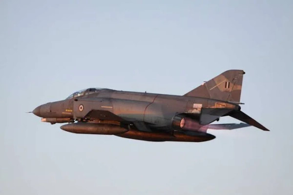 Винищувач F-4 Phantom розбився під час авіашоу поблизу Афін