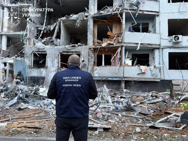 Харків: понад 30 постраждалих від удару по дев'ятиповерхівці 26 Харків: понад 30 постраждалих від удару по дев'ятиповерхівці 24