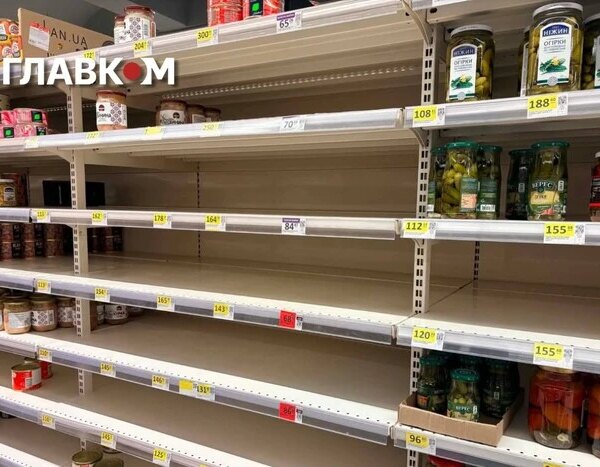 Товари зникають з полиць: міністр пояснив причину