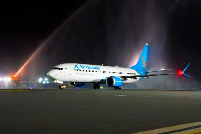Літак Air Tanzania не зміг сісти у Москві. Авіакомпанія призупинила рейси до РФ