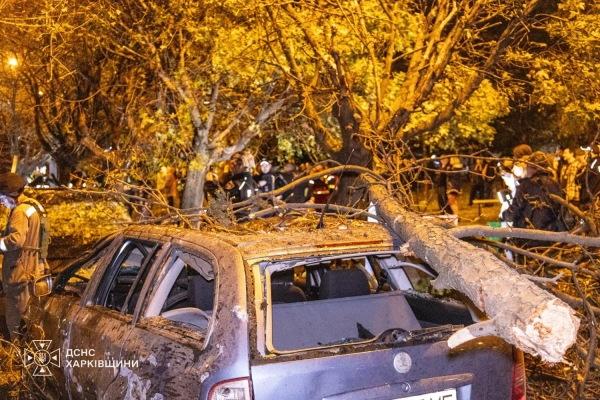 Харків: понад 30 постраждалих від удару по дев'ятиповерхівці 35 Харків: понад 30 постраждалих від удару по дев'ятиповерхівці 33