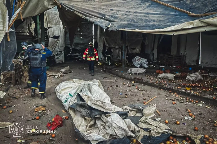 Росіяни вдарили по агропідприємству на Харківщині, загинули шестеро людей