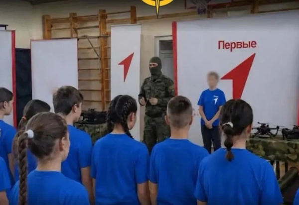 ЦПД: Росія посилює пропаганду серед молоді ОРДЛО