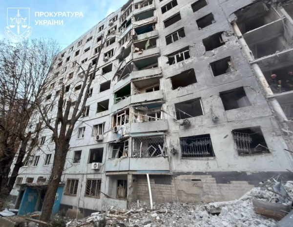 Харків: понад 30 постраждалих від удару по дев'ятиповерхівці 24 Харків: понад 30 постраждалих від удару по дев'ятиповерхівці 22
