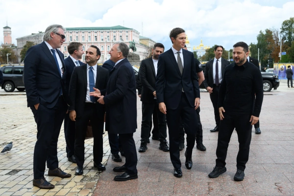 Зеленський та представники Трампа: переговори у Києві 49 Зеленський та представники Трампа: переговори у Києві 47