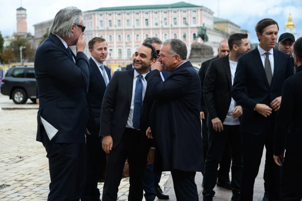 Зеленський та представники Трампа: переговори у Києві 35 Зеленський та представники Трампа: переговори у Києві 33