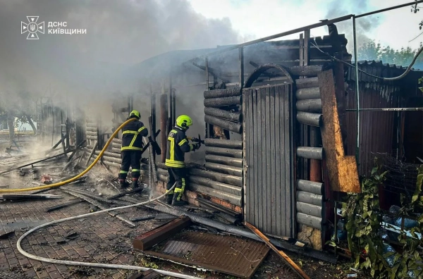 Пожежа складу ліків на Київщині після обстрілу: деталі 9