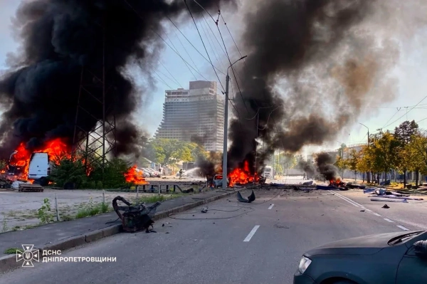 Дніпро під обстрілом: двоє загиблих, двоє поранених 35