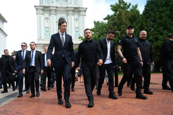 Зеленський та представники Трампа: переговори у Києві 45 Зеленський та представники Трампа: переговори у Києві 43