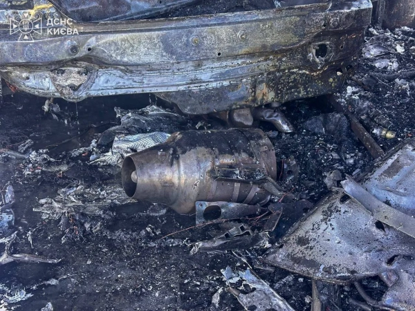 Атака дроном на АЗС у Києві: є постраждалі біля Respublika 22 Атака дроном на АЗС у Києві: є постраждалі біля Respublika 20
