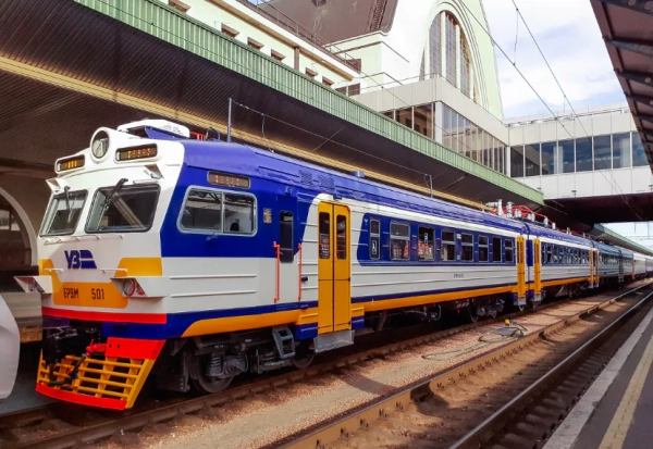 Kyiv City Express: рух зупинено через загрозу повітряного нападу