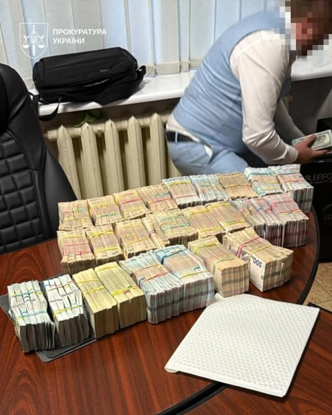 Збитки на 23 млрд: викрито конвертцентр – Офіс Генпрокурора 16 Збитки на 23 млрд: викрито конвертцентр – Офіс Генпрокурора 14