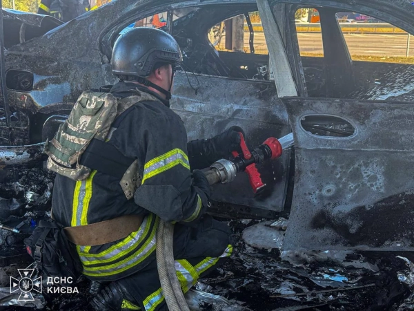 Атака дроном на АЗС у Києві: є постраждалі біля Respublika 20 Атака дроном на АЗС у Києві: є постраждалі біля Respublika 18