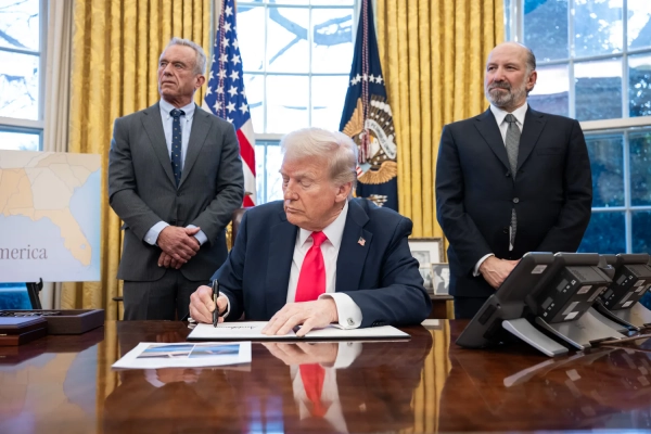 Головна 10 Трамп та ШІ: лідери технологій підписали угоду