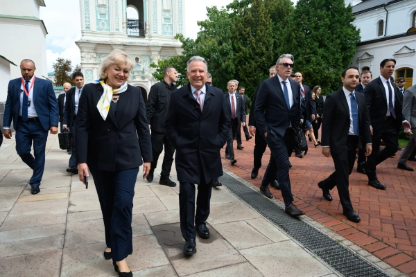 Зеленський та представники Трампа: переговори у Києві 58 Зеленський та представники Трампа: переговори у Києві 56