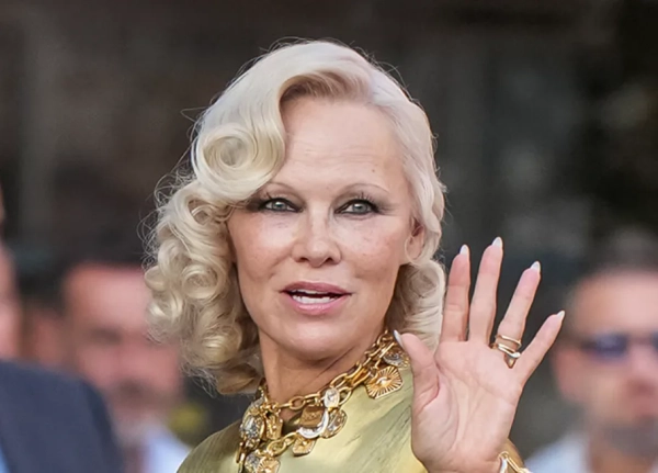 Памела Андерсон: Яскравий макіяж порушує правила